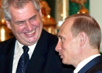 Сенат Чехии принял петицию об отставке президента Земана за “предательство интересов родины”