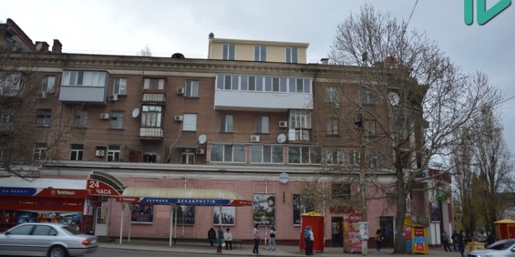 «Наверно, Гранатурову нравится ходить с такими пятнами»: заложников «ПИОНЕРской мансарды» не слышат ни городская власть, ни правоохранители