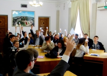 Саботаж, цирк и бюрократия, или как николаевская молодежь выбирала главу Молодежного совета