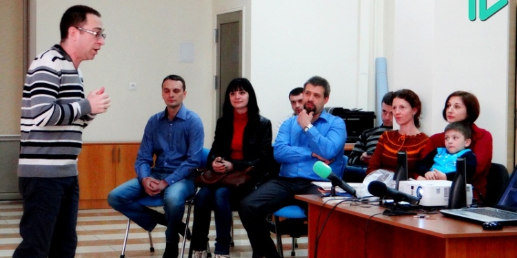 Пять дней рождения – это пять тортов, или Сколько лет Николаеву?