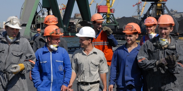 Кабмин включил в список приватизации 342 объекта, в том числе 13 портов