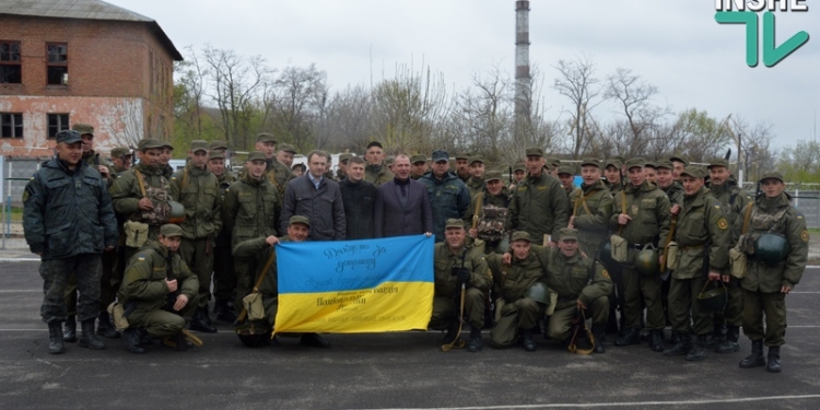 Солнцезащитный крем и мебель: народные депутаты Украины передали гумпомощь бойцам Нацгвардии