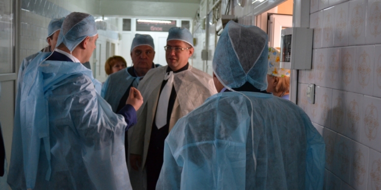 Две больницы Николаева получили европейские реанимационные кровати