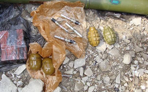На Луганщине рядом с химзаводом СБУ обнаружила хранилище с взрывчаткой и оружием 2