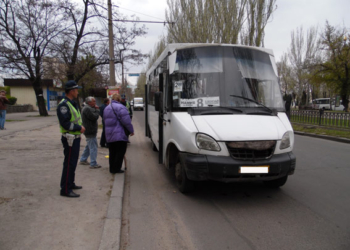 Николаевская милиция задержала в маршрутке пьяного дебошира с ножом