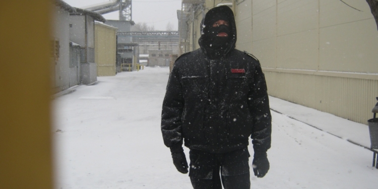 В Липецке люди в масках заблокировали фабрику Порошенко