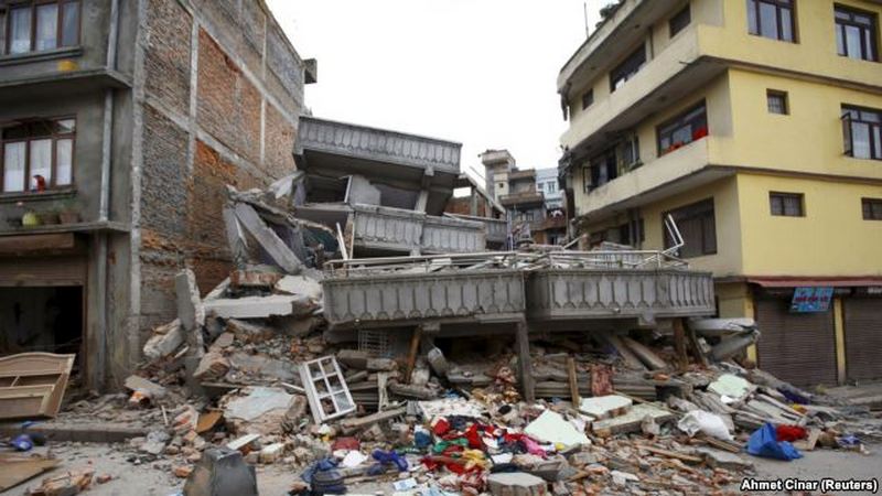 Число жертв землетрясения в Непале достигло 6,2 тысяч 1
