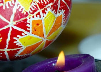 Николаевские мастерицы представили в Киеве двухметровую писанку «Лиманское путешествие»