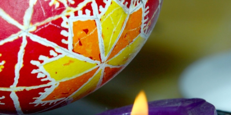 Николаевские мастерицы представили в Киеве двухметровую писанку «Лиманское путешествие»