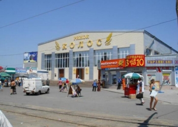 Автостоянкой у рынка «Колос» заинтересовалась прокуратура: оказывается, 10 соток земли самовольно «хапнули»