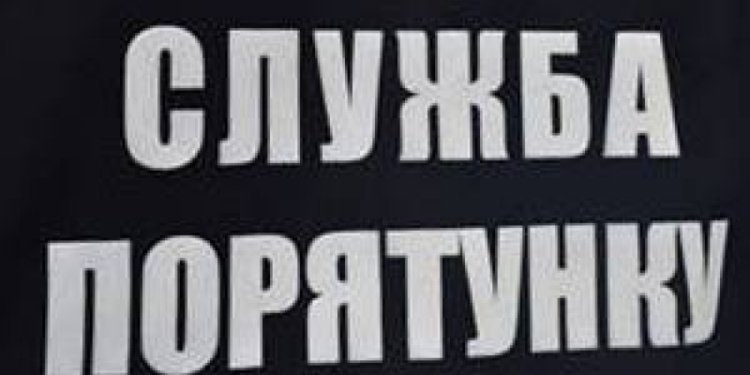 Кому Пасха, кому работа: вчера николаевским спасателям пришлось трижды вызволять «заложников дверей»
