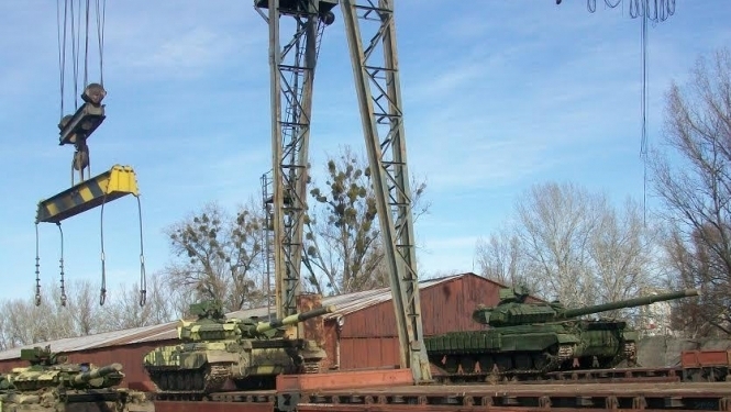 В Амвросиевку прибыли 20 платформ с танками, – штаб АТО