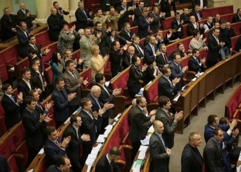 В Раде снова подрались депутаты