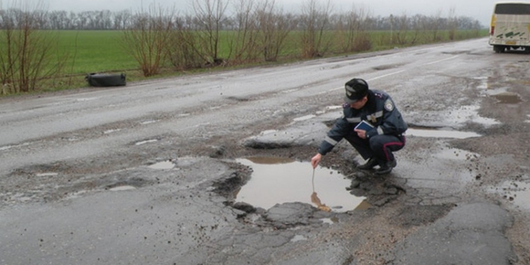 У ГАИ Николаевской области тоже есть претензии к дорожникам. И они касаются не только ям