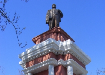 Николаевские коммунисты пошли к другому Ленину