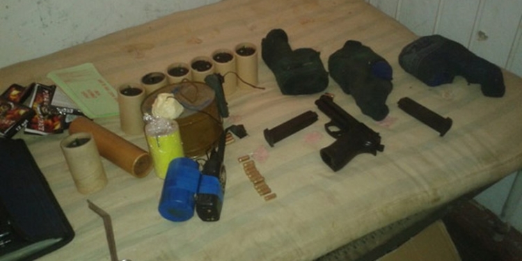 Разнообразные интересы – арбалет со стрелами, три пистолета, винтовка и 40 взрывчатых устройств: в Николаевской области обнаружили арсенал оружия