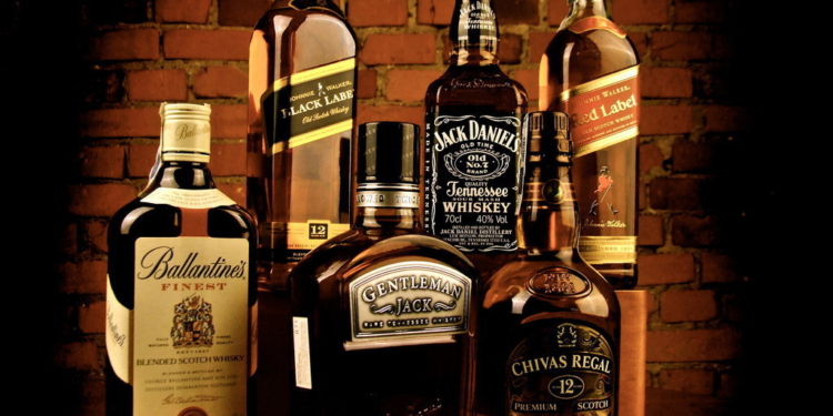 В Николаеве перекрыли канал контрабанды элитного алкоголя – за 160 тыс.евро