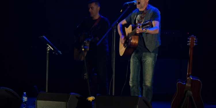 В Николаеве выступили с концертом известный украинский актер Алексей Горбунов и группа “Грусть пилота”