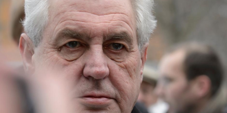 Президент Чехии протестовал против антироссийских санкций