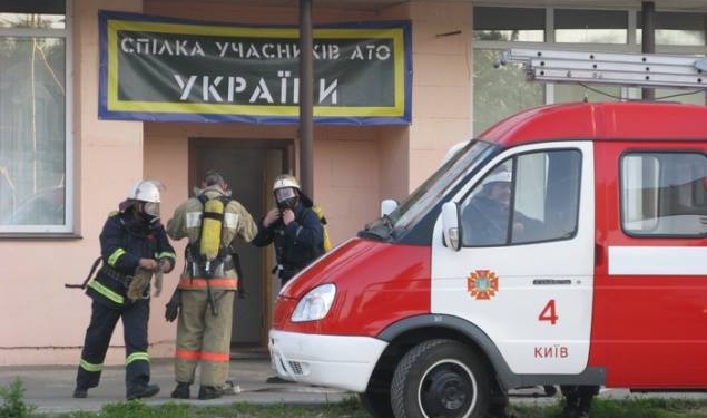 В офис Союза участников АТО в центре Киева бросили «коктейль Молотова»