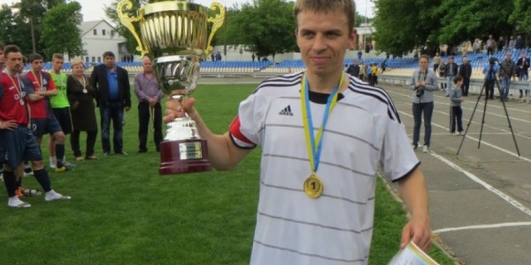 Кубок Николаевской области по футболу: южноукраинский «Автолокомотив» впервые добыл почетный трофей