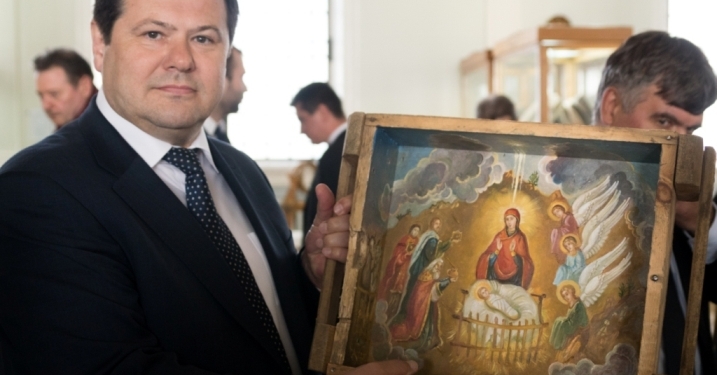 В городском музее Южноукраинска экспонируется икона, написанная на ящике от патронов из зоны АТО