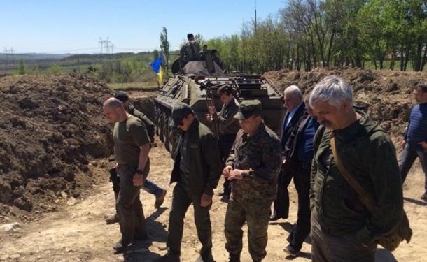 Под Горловкой открыли первую очередь фортификационных сооружений