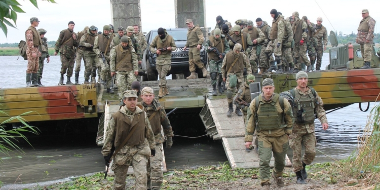 Тысячи десантников и сотни единиц техники переправились через Южный Буг в рамках крупнейших учений ВДВ Украины