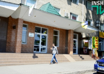 Недвижимые будки: владелец гостиницы «Колос» не может благоустроить территорию – Гранатуров молчит, а прокурор Николаева «прикрывает» бизнес брата