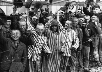 Спорный эпизод войны. Войска США расстреляли нацистов в порыве ярости при освобождении концлагеря Дахау