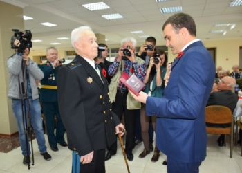 Герою Советского Союза, Почетному гражданину г.Николаева Михаилу Шишкову вручили орден Богдана Хмельницкого