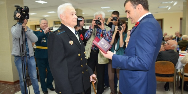 Герою Советского Союза, Почетному гражданину г.Николаева Михаилу Шишкову вручили орден Богдана Хмельницкого