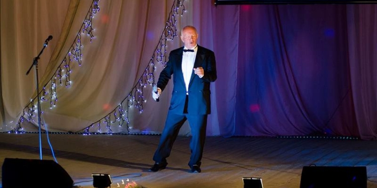 Когда участник АТО – еще и артист эстрады: в Николаеве прошел бенефис Анатолия Купчишина