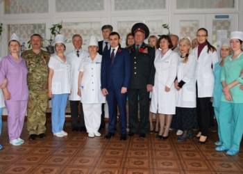 Все внимание – ветеранам: руководители Николаева и области поздравили ветеранов в областном госпитале инвалидов войны