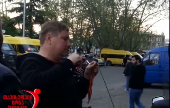 Внук того самого Кантарии, водрузившего флаг над рейхстагом, заставил российских байкеров в Тбилиси снять полосатые ленточки