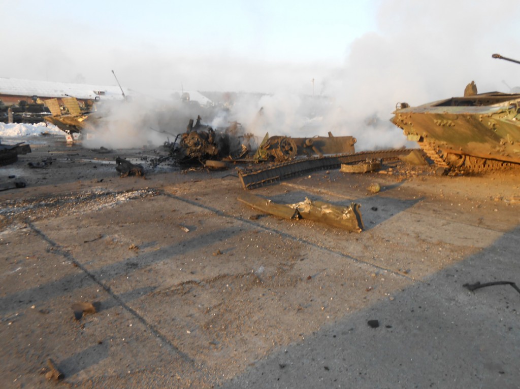На Луганщине взорвалась бронированная машина военных, погибли двое военных 1