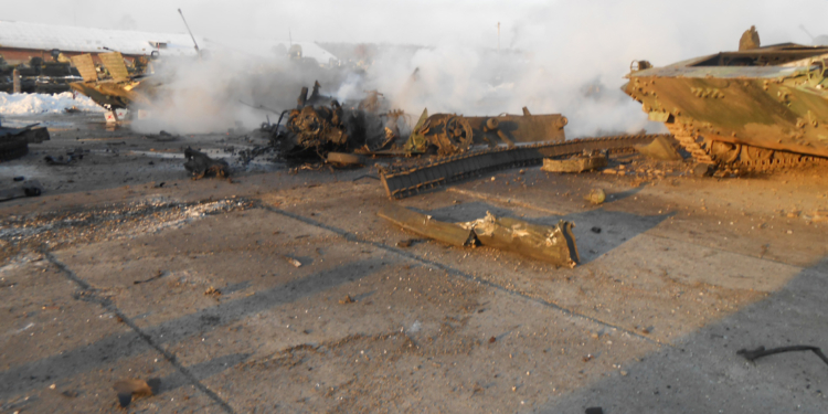 На Луганщине взорвалась бронированная машина военных, погибли двое военных