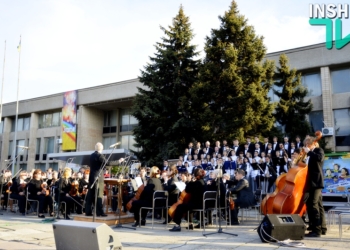 Такого Николаев еще не видел и не слышал: Вивальди, Рахманинов и Орф прекрасно звучат и на улице