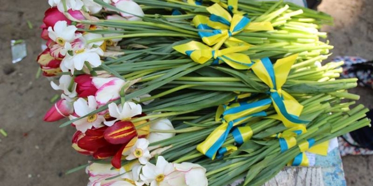 «Місто очима жінок»: в День матери в Николаеве женщины поздравляли женщин