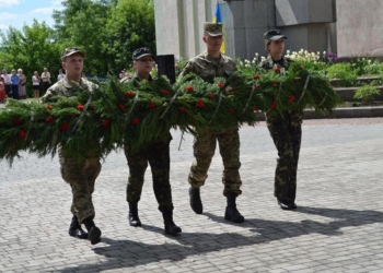 «Партизанская искра»: Николаевщина отдала дань памяти героям-подпольщикам