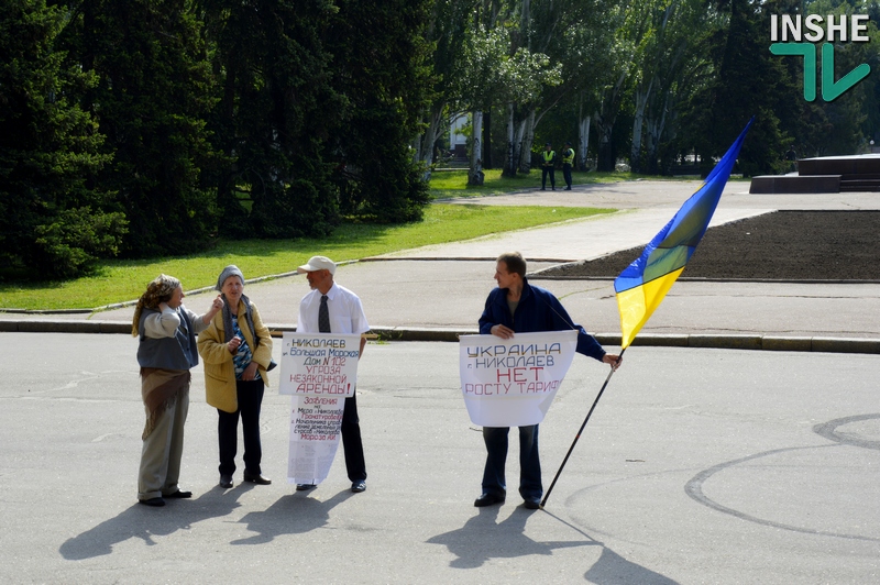 В Николаеве четыре горожанина вышли отстаивать права жителей Украины 3