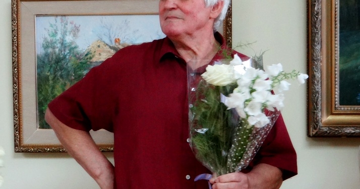 Главное, не сбавлять темп: в Николаеве известный художник отметил 77-летие персональной выставкой
