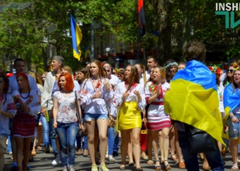Более тысячи николаевцев вышли на мегамарш вышиванок