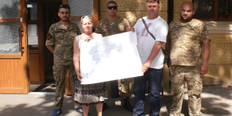 Маленькая победа для человека, большая победа для николаевцев: общественники вернули очередную часть леса “Маяк” горожанам