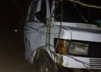 Ночью в Первомайском районе на ходу перевернулась машина. Пассажир погиб