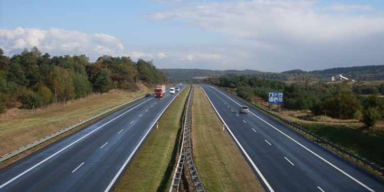 В Польше начали строить резиновые дороги