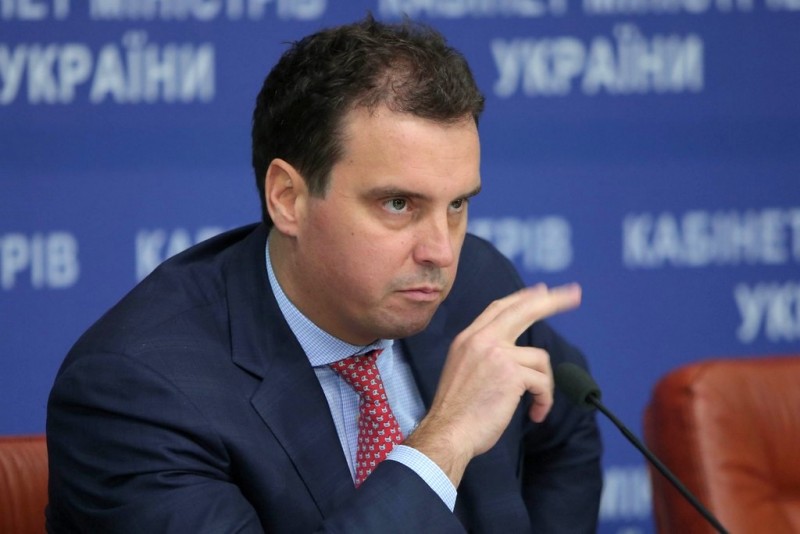 Абромавичус: Яценюк не знает, чем занимаются 90% работающих в Кабмине 1