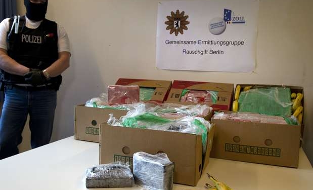 В магазины Берлина вместо бананов доставили 400 кг кокаина