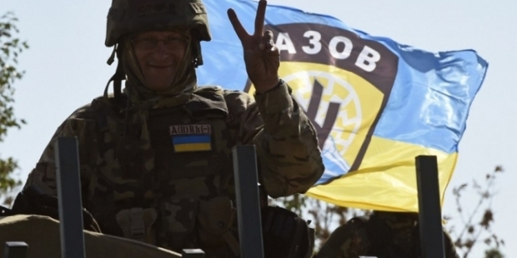 «Ярые бандеровцы»,- говорите? В полку «Азов» – треть бойцов из Восточной Украины, почти 12% – южан. Есть и николаевцы