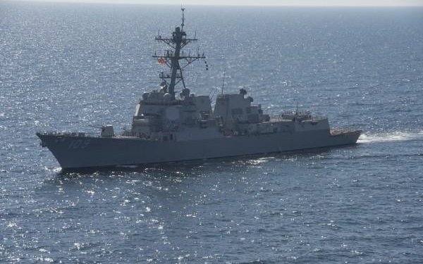 Власть Латвии заявила о российских военных корабля у своих границ